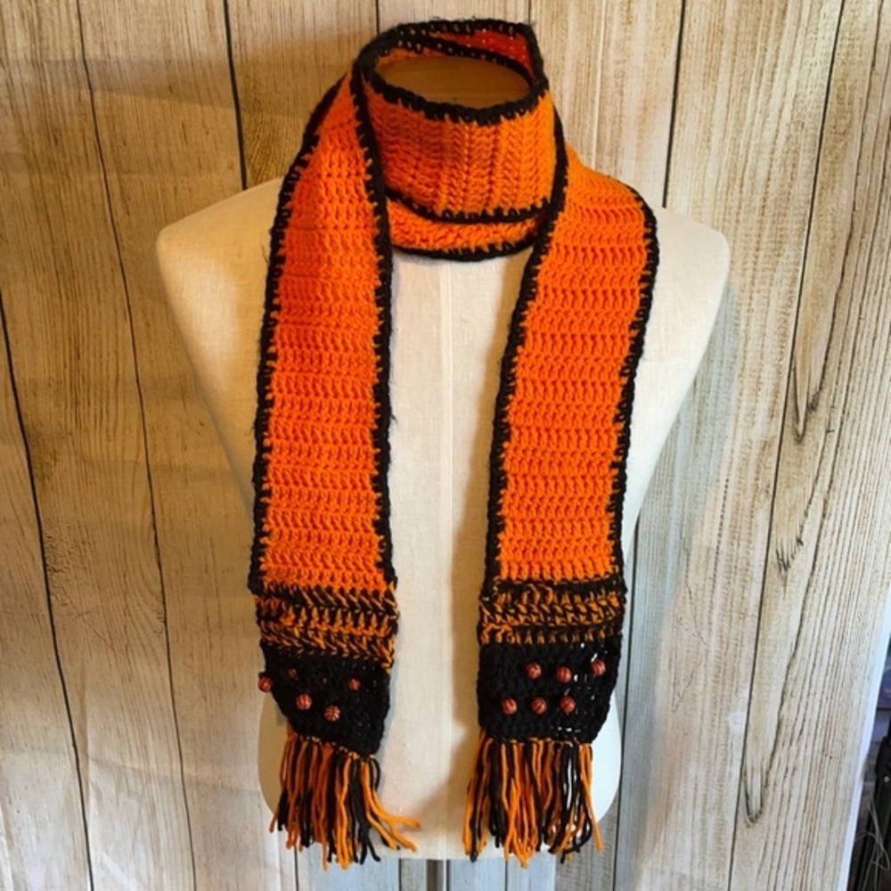 Handmade crochet 🧶 basketball scarf